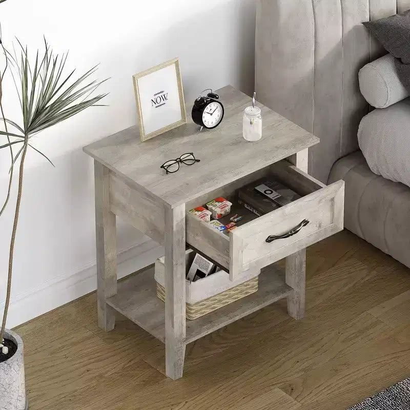Comodino con cassetto portaoggetti e ripiano aperto – Tavolino in stile rustico