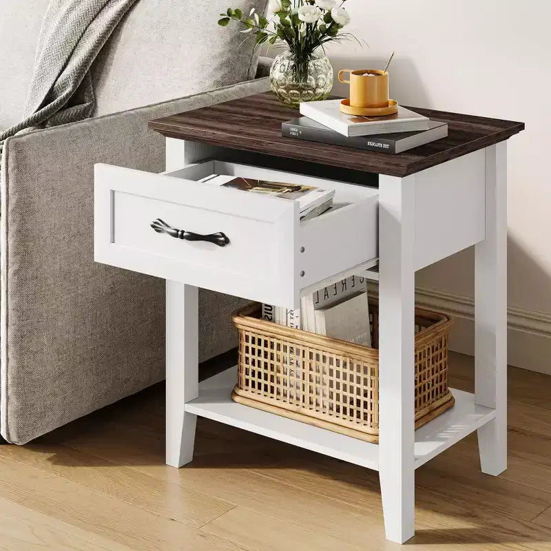 Comodino con cassetto portaoggetti e ripiano aperto – Tavolino in stile rustico