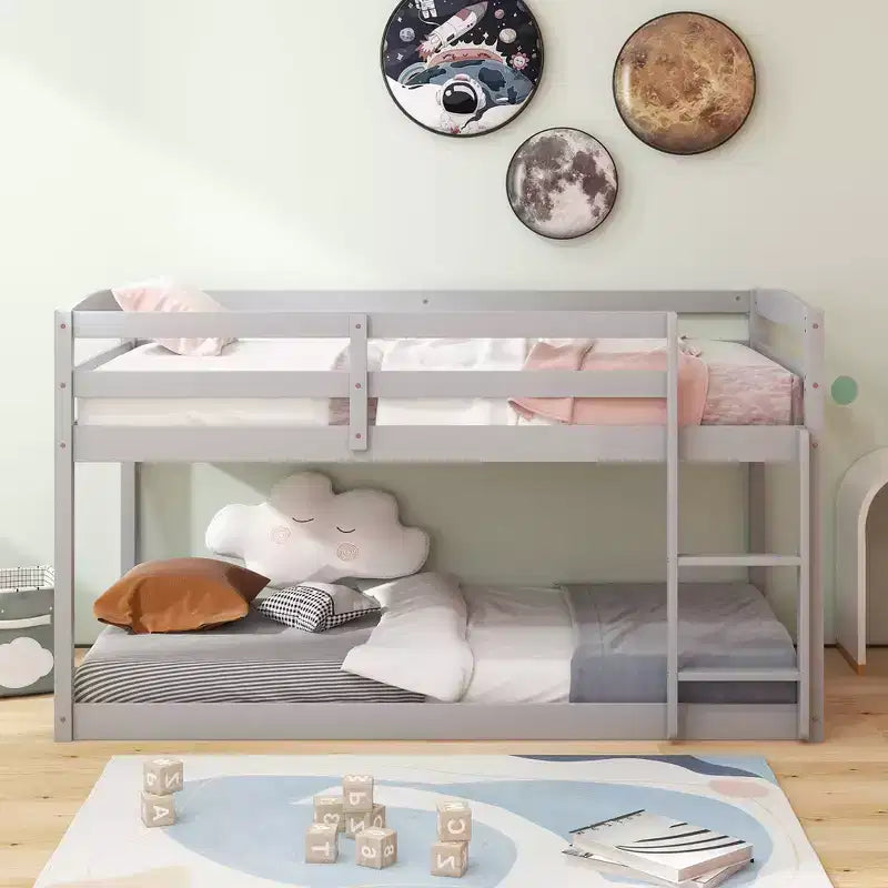 Costway Letto a Castello Basso Doppio con Sponde, Scala Integrata, in Legno per Bambini, Grigio/Bianco/Beige/Rosa
