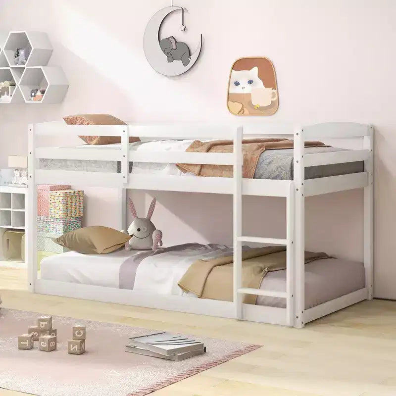 Costway Letto a Castello Basso Doppio con Sponde, Scala Integrata, in Legno per Bambini, Grigio/Bianco/Beige/Rosa