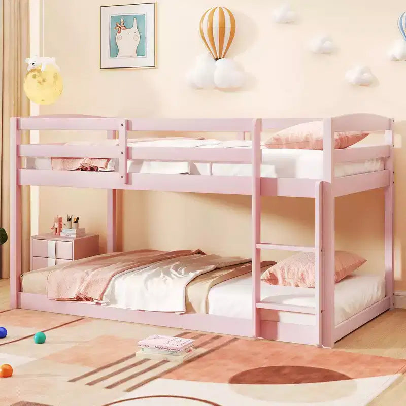 Costway Letto a Castello Basso Doppio con Sponde, Scala Integrata, in Legno per Bambini, Grigio/Bianco/Beige/Rosa