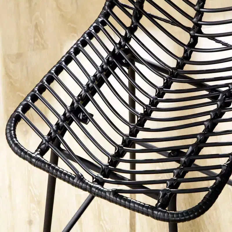 Sgabelli da bar moderni in rattan intrecciato con base in acciaio traspirante